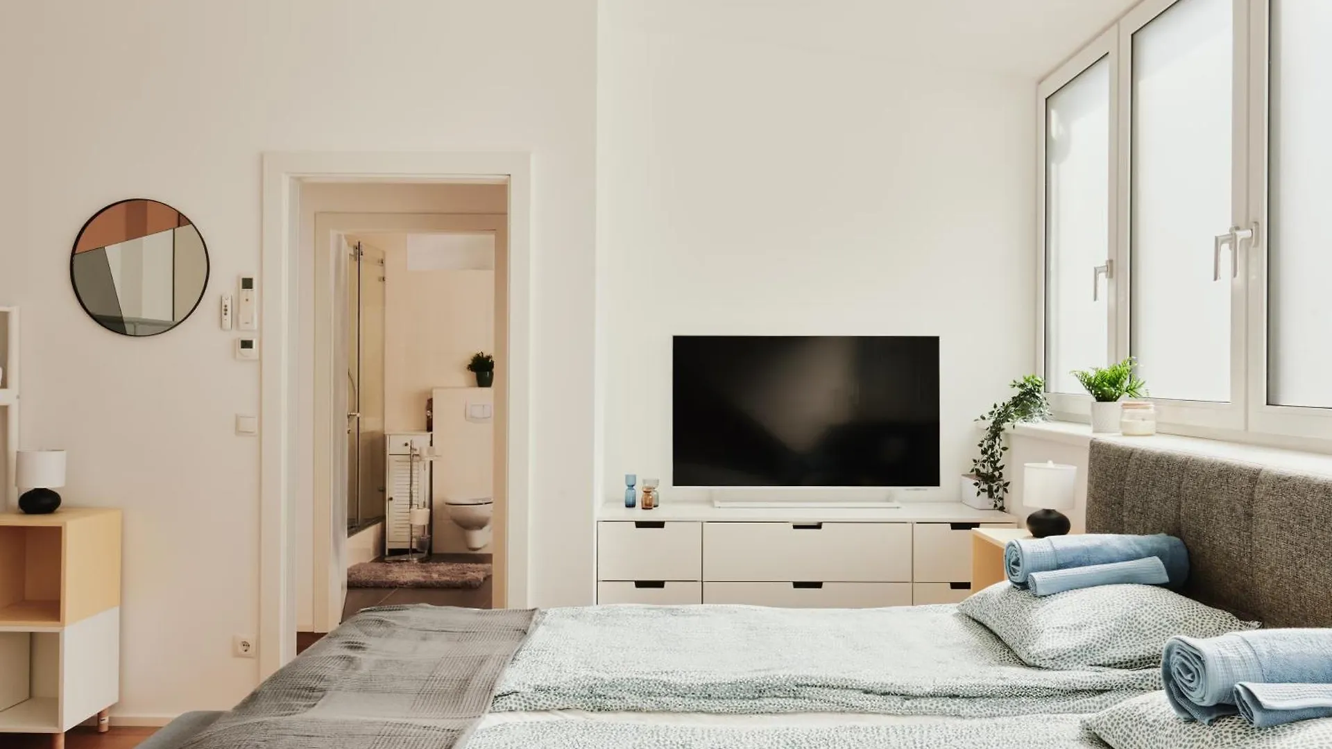 New Spacious Ultra-Modern Apartment In Wien Westbahnhof Viena