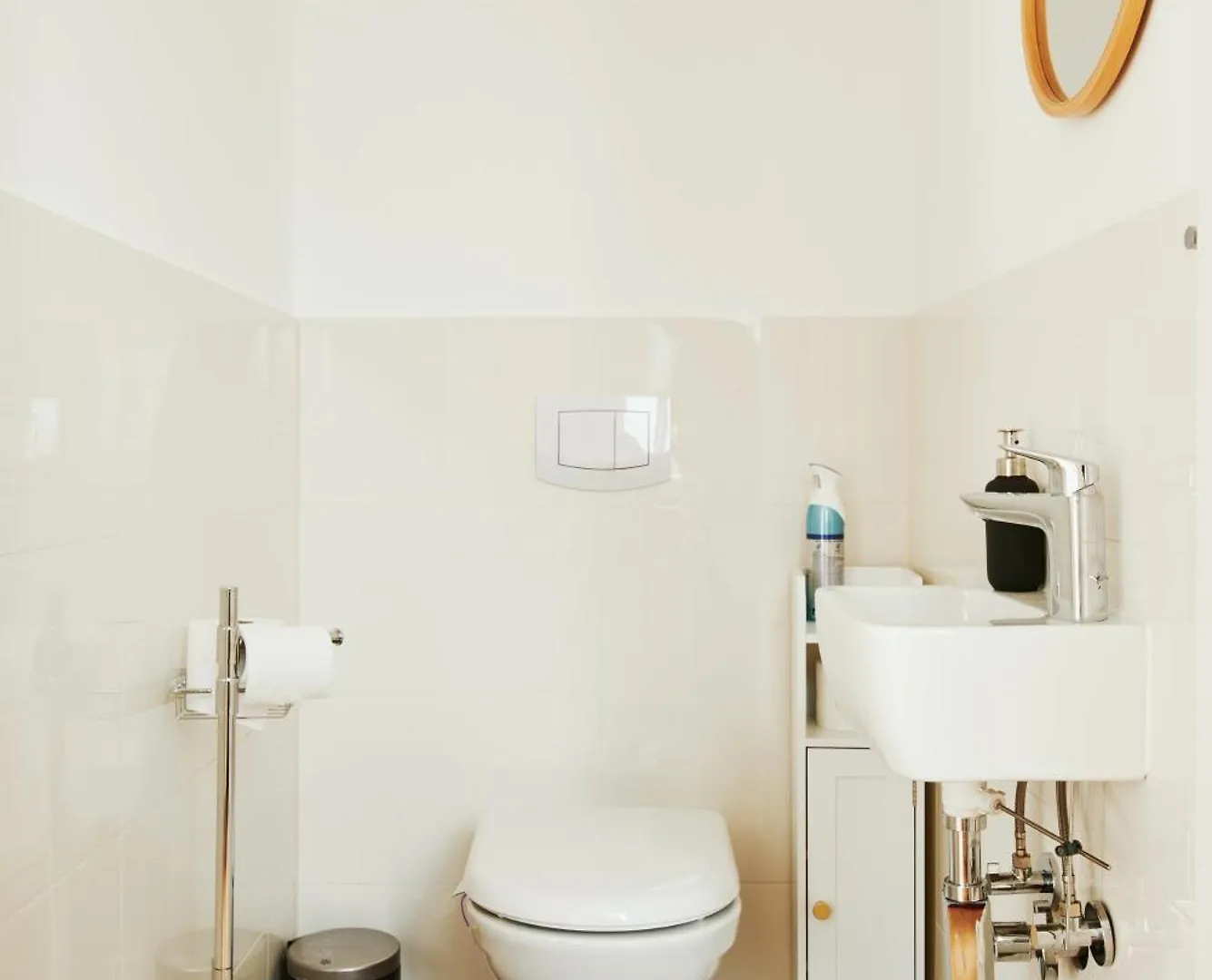 New Spacious Ultra-Modern Apartment In Wien Westbahnhof 0*, Viena